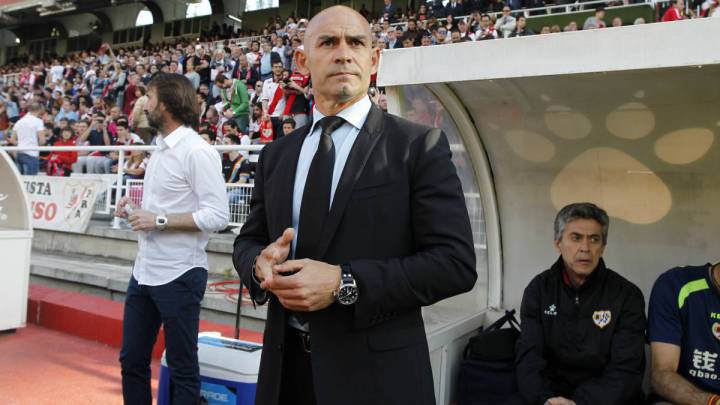 Paco Jémez, en un partido del Rayo Vallecano.