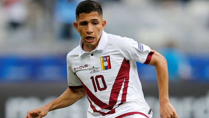El camisa diez de la selección venezolana, Jefferson Savarino, afirmó este martes que Argentina no es un equipo invencible para Venezuela en la Copa América.