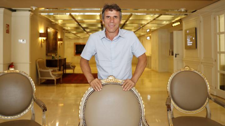 Entrevista a Gianfranco Zola en Diario AS: "Hazard siempre me decía que rinde mejor si se divierte".