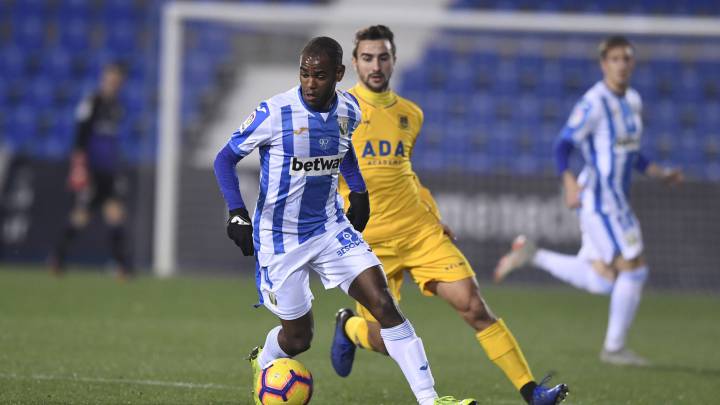 Diego Rolan en un partido entre Leganés y Alcorcón