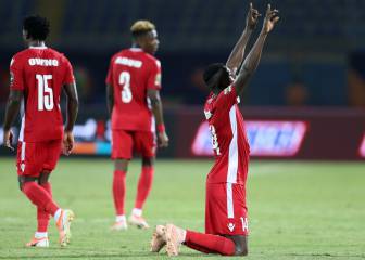 Olunga revive a Kenia y hunde a la Tanzania de Amunike