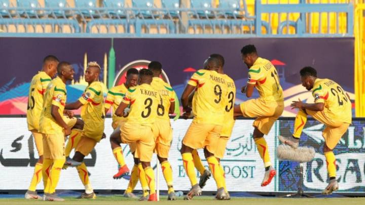 Los jugadores de Mali celebrando el 0-1.