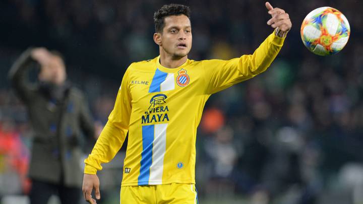 Roberto Rosales, en la lista para reforzar el lateral diestro