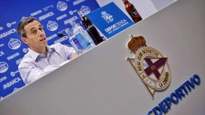 Carmelo del Pozo en la sala de prensa de Riazor