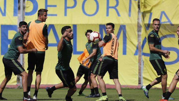 Varios jugadores de la UD Las Palmas durante un entrenamiento de la pasada temporada.