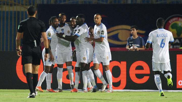 Los jugadores de República Democrática del Congo celebran un gol a Zimbabue