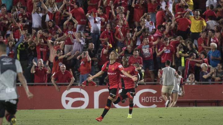 Salva Sevilla celebrando el 2-0 anotado por él frente al Deportivo.