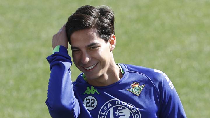 El extremo mexicano del Betis Diego Lainez espera triunfar en Heliópolis tras haber jugado poco al final con Quique Setién. Ahora comienza con Rubi.