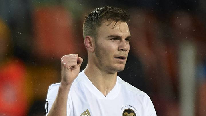 Lato renueva hasta 2023 y se marcha cedido al PSV