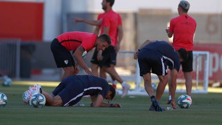 Lopetegui tuvo que ser atendido tras un pelotazo en la cara