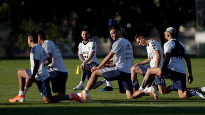 Los jugadores de la selección de fútbol de Argentina durante un entrenamiento.