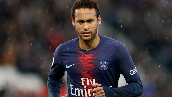 (FILES) In this file photo taken on May 4, 2019 Paris Saint-Germain's Brazilian forward Neymar looks on during the French L1 football match between Paris Saint-Germain (PSG) and OGC Nice at the Parc des Princes stadium in Paris. - Neymar failed to show up for pre-season training with Paris Saint-Germain on July 8, 2019 with the club announcing they would take "appropriate action". Paris Saint-Germain president Nasser Al-Khelaifi has warned Neymar and his other highly-paid stars that they must shape-up or ship out, claiming "celebrity behaviour" at the French champions will not be tolerated. (Photo by Lionel BONAVENTURE / AFP)