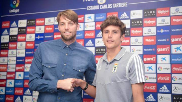 Sangalli, junto a Michu (Oviedo)
