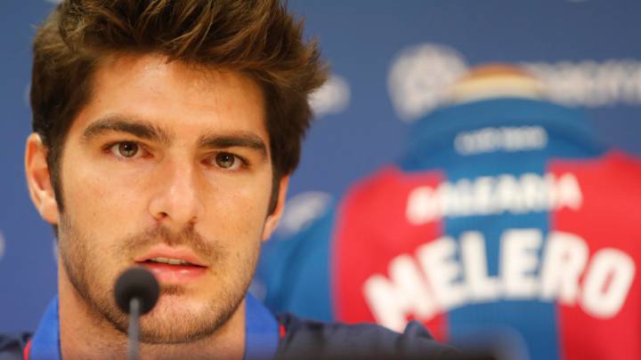 Gonzalo Melero durante su presentación con el Levante.
