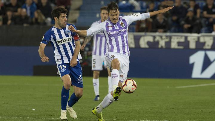 Manu García tiene que jugar 25 partidos de Liga para renovar un año más con el Alavés