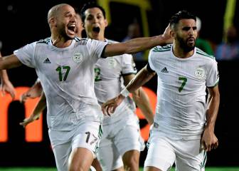 Un golazo de falta de Mahrez mete a Argelia en la final
