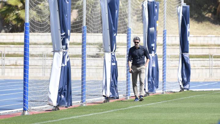 El Málaga 2019-20 arranca sin fichajes y con muchas dudas