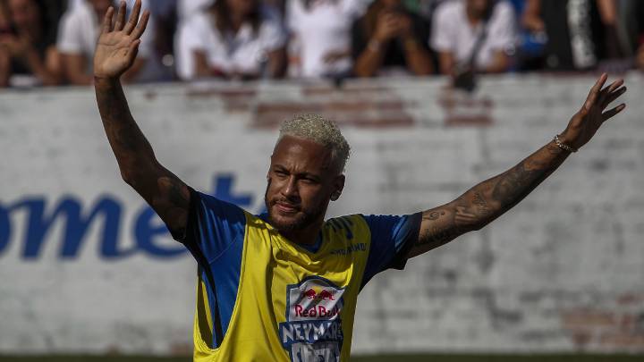 El Barça ofrece por Neymar 40 millones, Coutinho y Dembélé
y al PSG le parece insuficiente