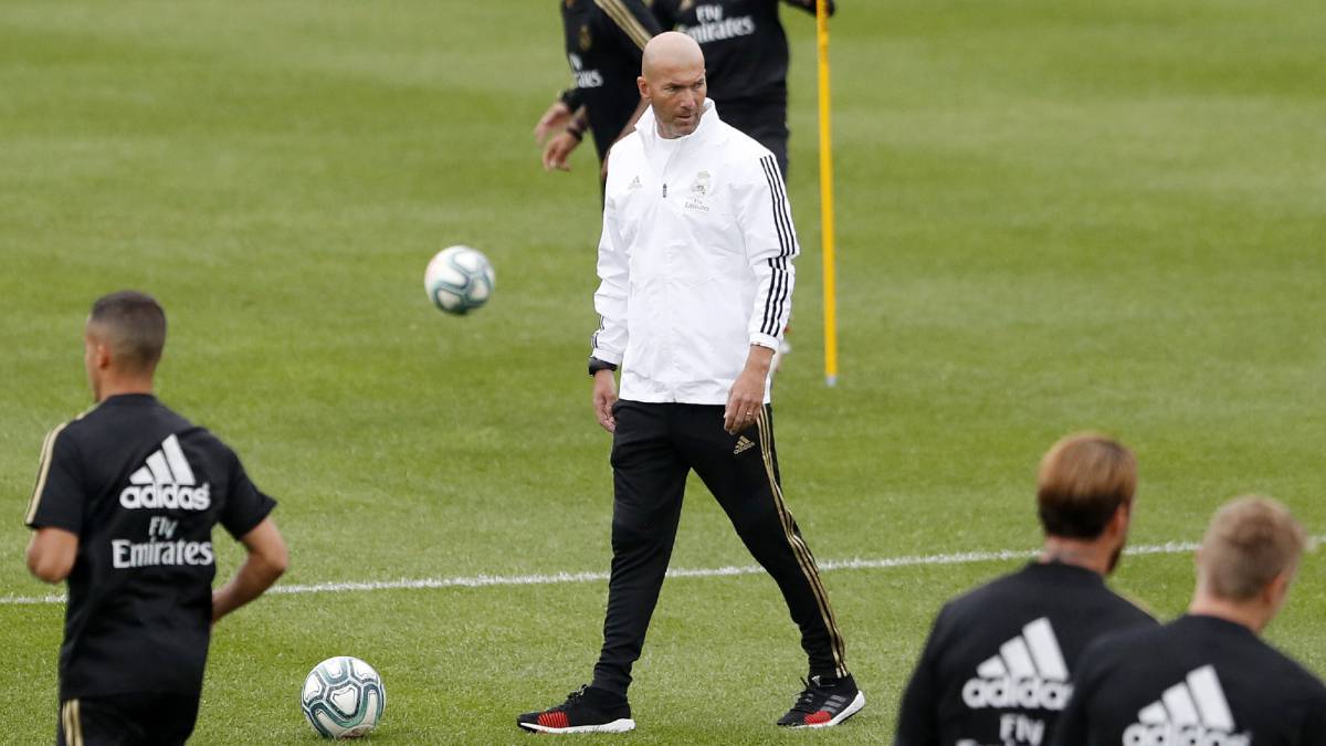 La Operación Salida \'amenaza\' a tres habituales de Zidane.