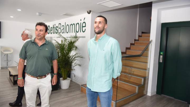 'Big Pedraza': el Betis oficializa su fichaje de forma curiosa