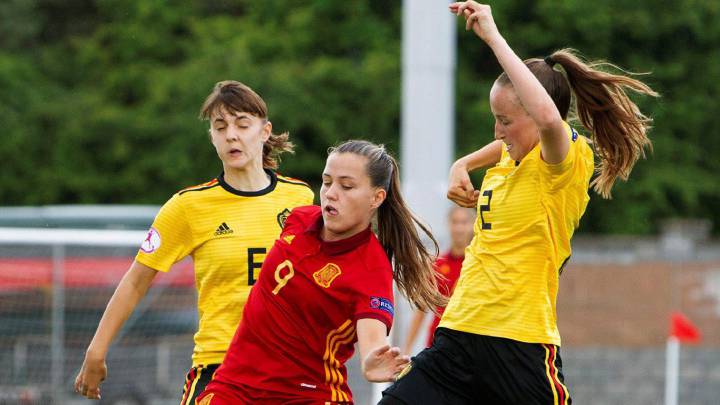 Resumen y goles de España 2-0 Bélgica. Claudia Pina, de penalti, y Laia Aleixandri, de cabeza, hicieron los tantos de la Sub-19 en su debut ante las belgas.