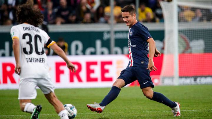 Ander Herrera jugando el Dinamo Dresden-Paris Saint-Germain de pretemporada.