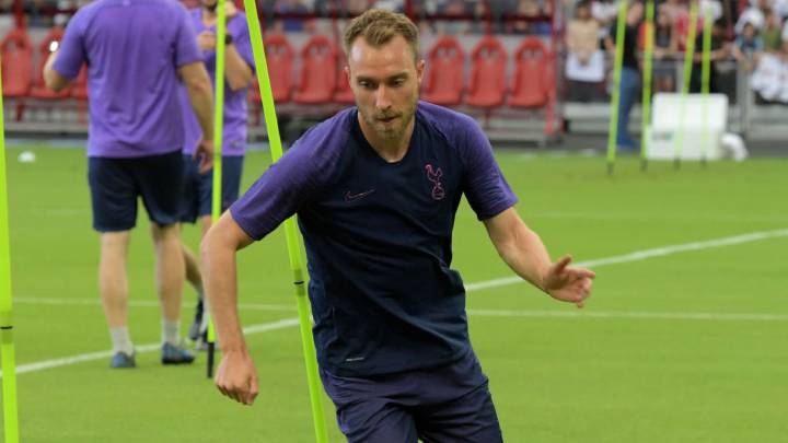 Eriksen se entrena con el Tottenham.