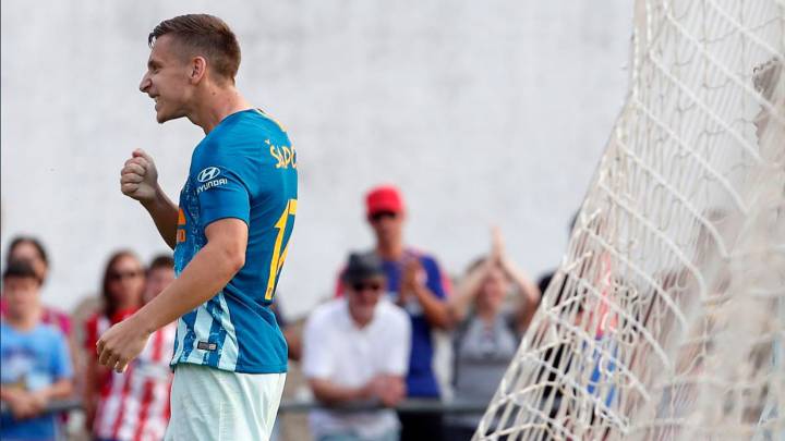 Saponjic celebra con rabia su gol en El Burgo de Osma.
