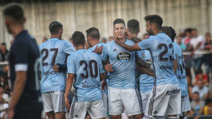 Mina celebra un gol
