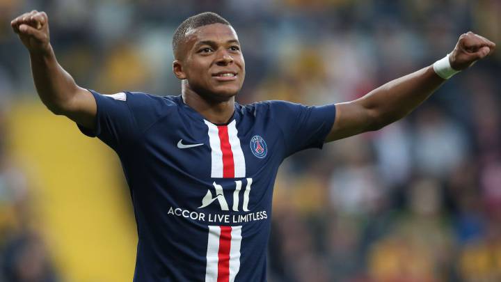 Kylian Mbappé jugando con el Paris Saint-Germain.