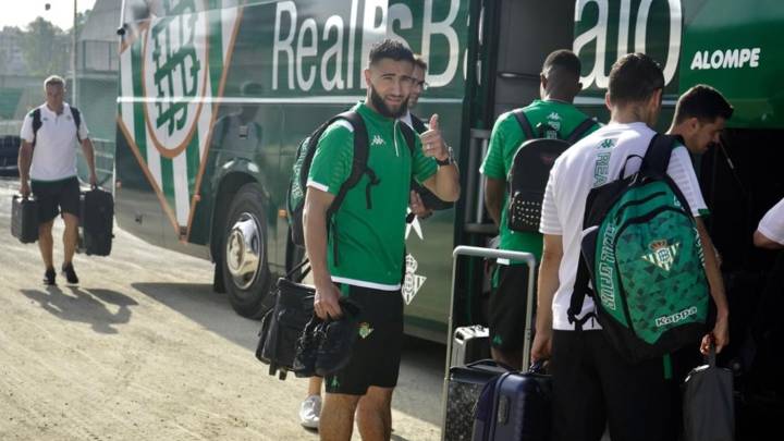 El Betis viajó a México con la novedad de Nabil Fekir y la incorporación tras sus vacaciones del mexicano Andrés Guardado. Inui está resolviendo su salida.
