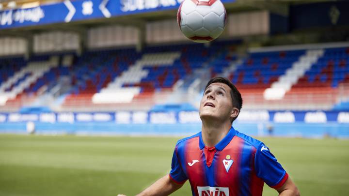 Álvaro Tejero: "Estoy en el sitio adecuado para crecer como jugador"