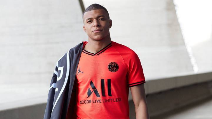 Mbappé en la presentación de la segunda camiseta del PSG