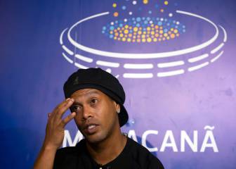Debt-ridden Ronaldinho unable to leave Brazil