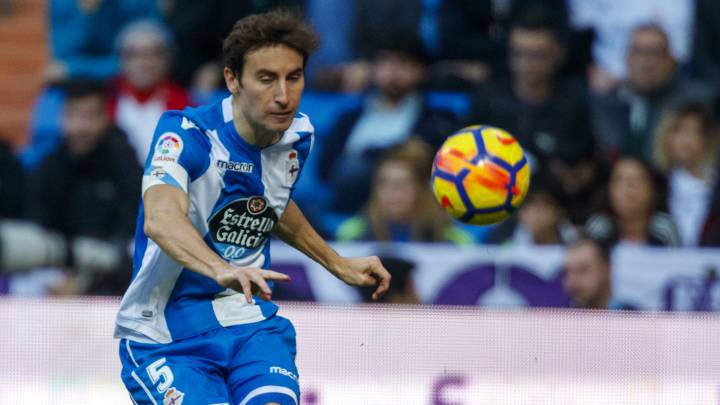 Mosquera durante el Real Madrid-Deportivo de la temporada 2017/2018.