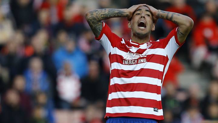 El Granada traspasa al mediocentro peruano Sergio Peña al FC Emmen holandés