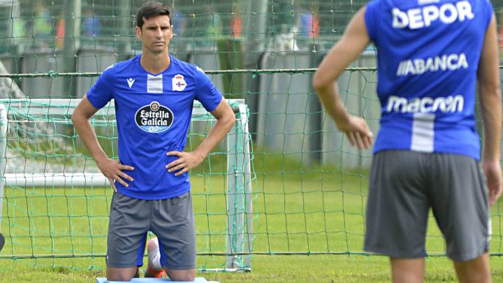 Vicente Gómez, durante el entrenamiento del Deportivo de este lunes.