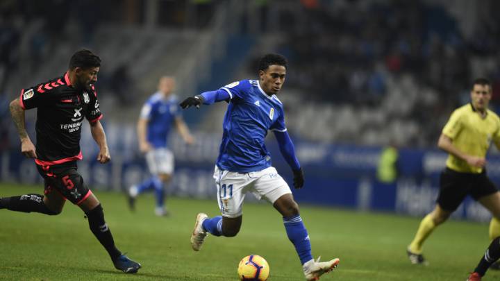 Yoel Bárcenas durante el Oviedo-Tenerife de la temporada pasada.