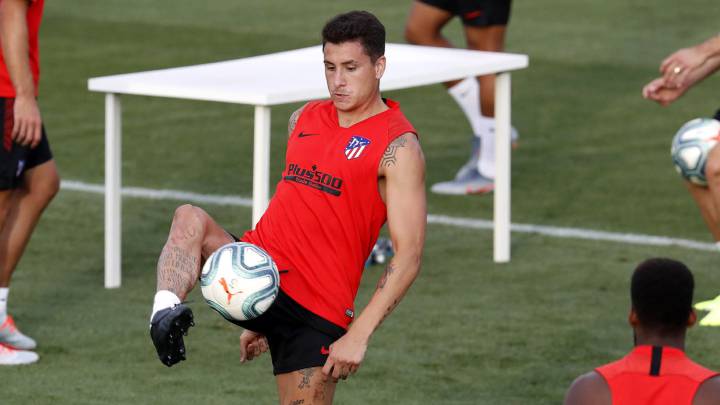 Giménez durante el entrenamiento del Atlético.
