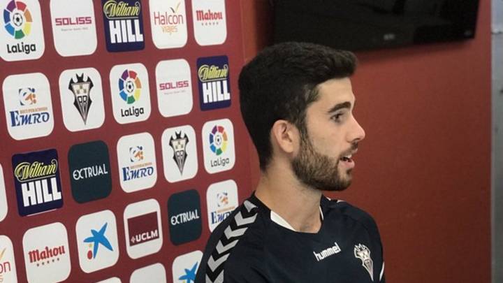 Diego Barri durante la rueda de prensa de esta mañana en la Ciudad Deportiva Andrés Iniesta (foto vía Twitter @AlbaceteBPSAD).