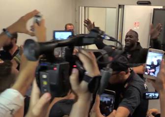 El recibimiento de los 'tifosi' del Inter hacen sonreír a Lukaku