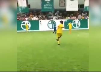 No apto para nostálgicos: regala Ronaldinho al fútbol mundial su especialidad 2 veces seguidas