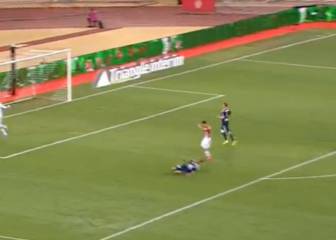 La expulsión de Cesc que condenó al Mónaco en el debut