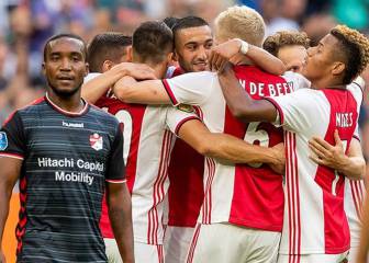 Van de Beek levanta al Ajax