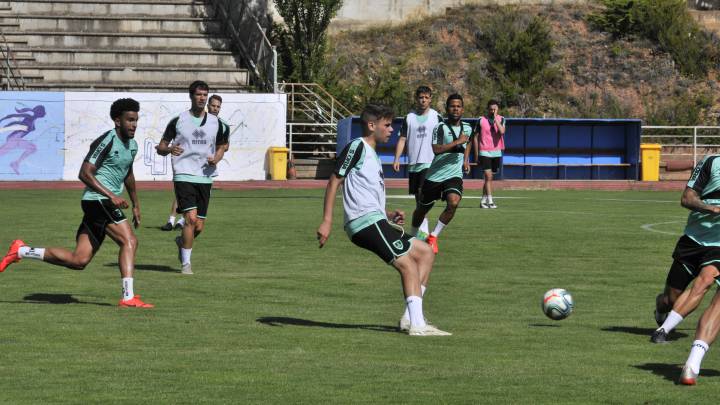 El Numancia busca tres cesiones