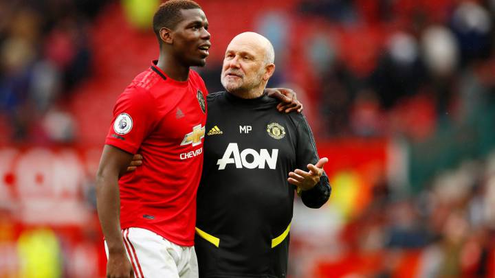 Paul Pogba seguirá jugando en el Manchester United esta temporada.