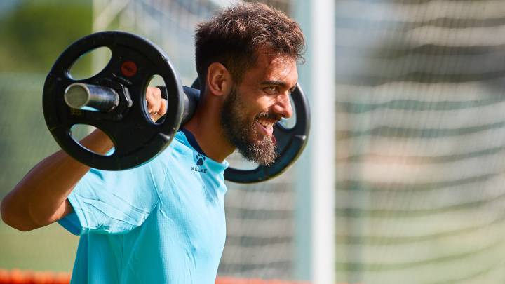 Borja Iglesias será jugador del Betis en las próximas horas