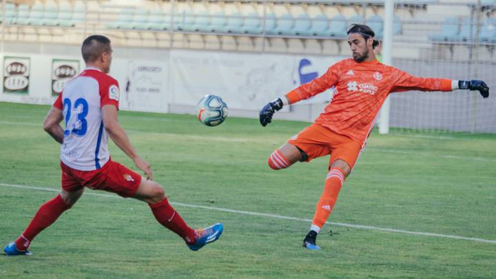 La Ponferradina quiere llevarse a Caro cedido
