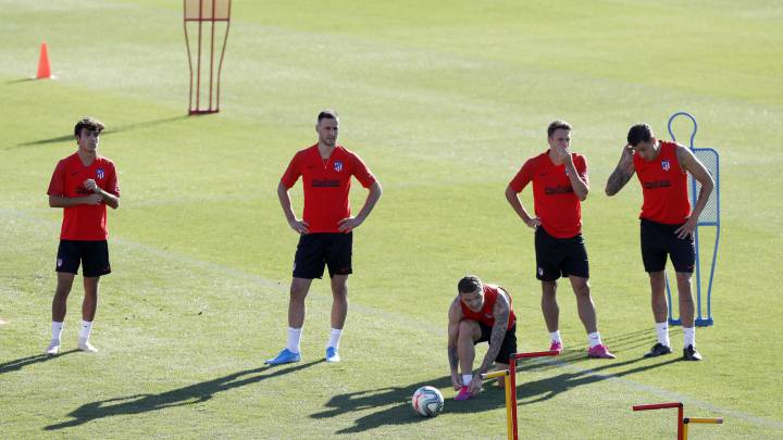 Kalinic esta mañana en el entrenamiento del Atlético: por la tarde estuvo ausente con trabajo en el gimnasio.