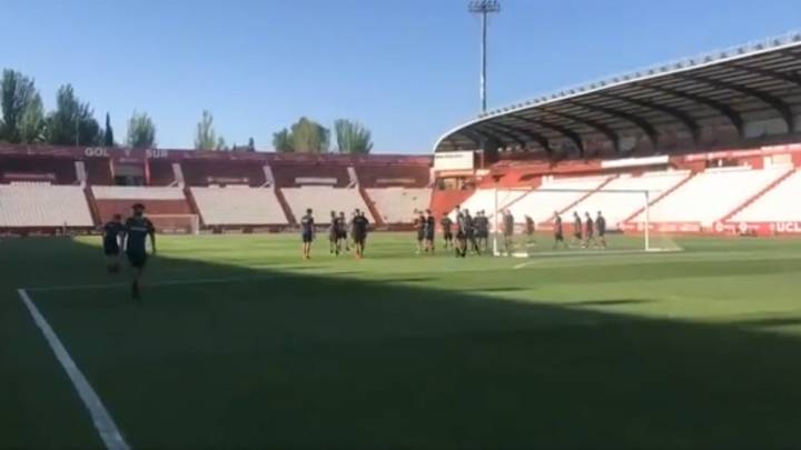 El Albacete estrena el nuevo césped del Carlos Belmonte